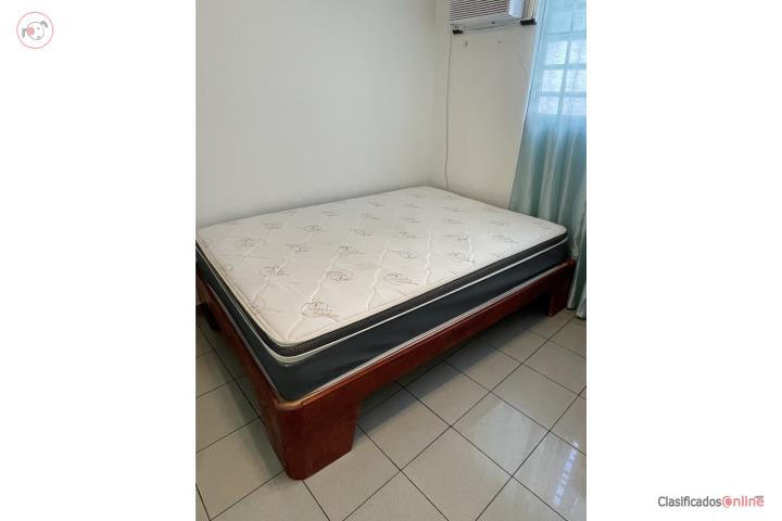 Cama size FULL en plataforma de madera, Puerto Rico