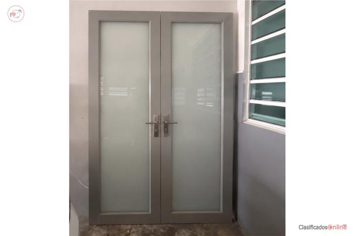 Se vende puerta doble , Puerto Rico