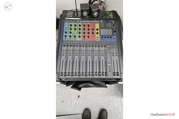 CONSOLA DIGITA SOUNDCRAFT . mixer poco uso , Puerto Rico