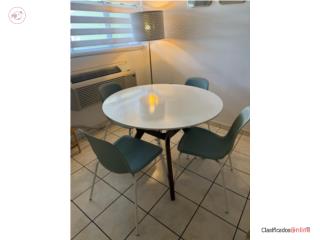 Mesa Comedor 4 Sillas y Lampara , Puerto Rico