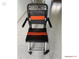 Silla transporte adulto liviana