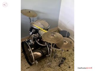 Bater�a ac�stica completa , Puerto Rico