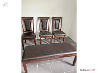 3 sillas y mesa de centro madera solida, Puerto Rico