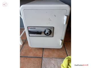 Caja fuerte SENTRY 1380