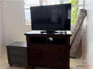 Gaveter, Mesa de noche, TV y alfombra, Puerto Rico