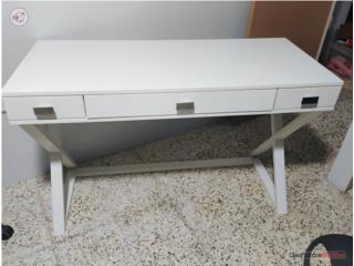 Mesa de u�as nueva , Puerto Rico