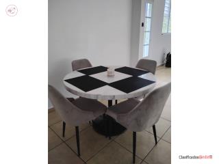 Mesa redonda de m�rmol, Puerto Rico
