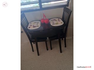 Mesa comedor con dos sillas , Puerto Rico
