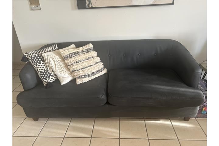 Mueble Negro, Puerto Rico