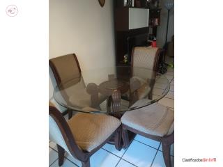 Mesa grande de cristal y 4 sillas, Puerto Rico