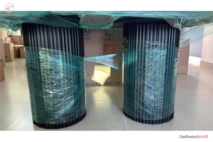 Se vende mesa de comedor en madera, Puerto Rico