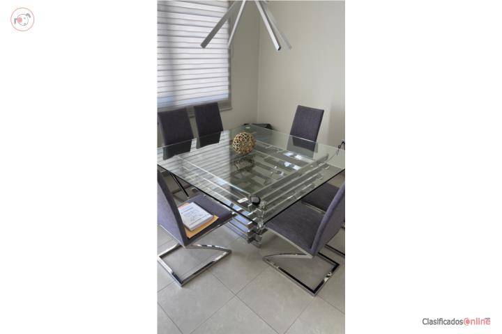 Comedor con 6 sillas en buen estado, Puerto Rico