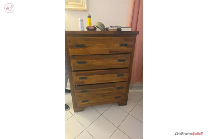 Chest de 5 gavetas 4' de alto y 3' de ancho, Puerto Rico