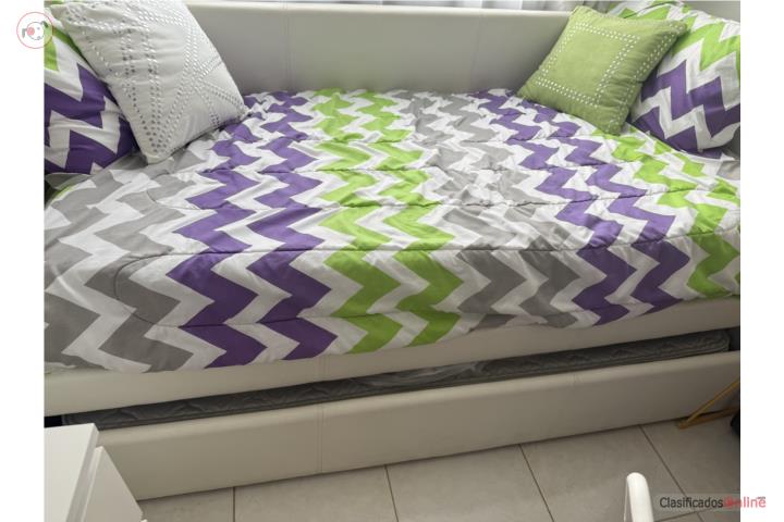 Day Bed, Puerto Rico