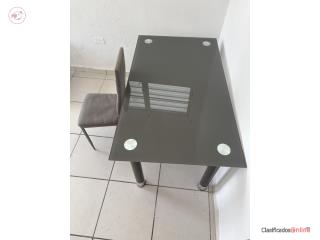 Mesa de cristal con 4sillas, Puerto Rico