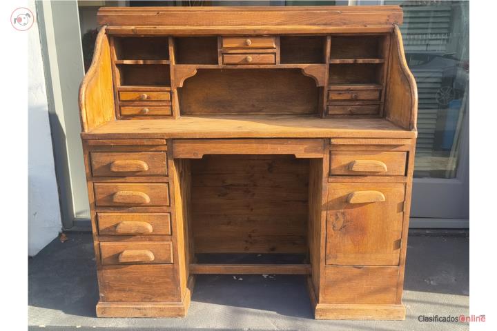 Escritorio Madera con roll down import $450, Puerto Rico