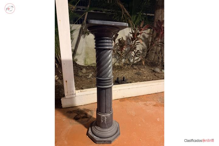 Pedestal negro, Puerto Rico