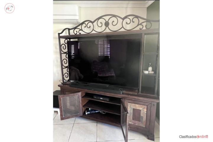 Mueble para TV en madera  En venta, Puerto Rico