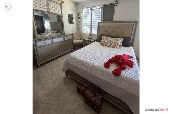 Juego de cuarto Queen no incluye matres, Puerto Rico