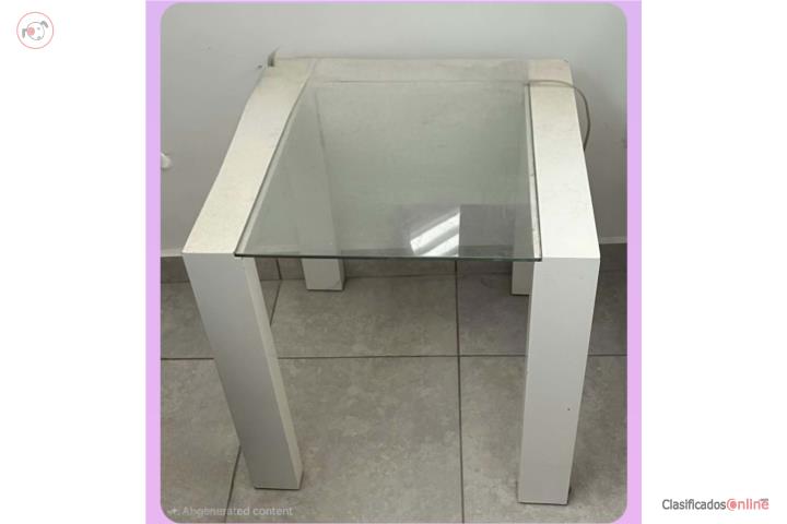 Mesa moderna con cubierta de vidrio, Puerto Rico