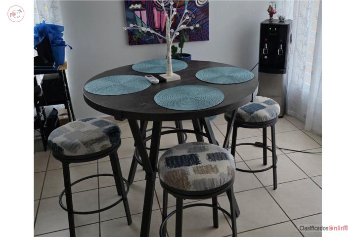 Juego de comedor $125, Puerto Rico