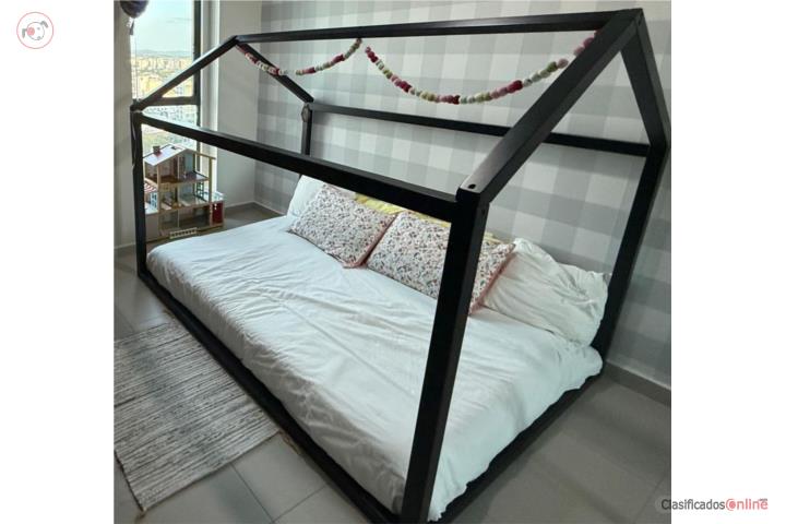 VENDO CAMA MONTESORI CON MATTRESS , Puerto Rico