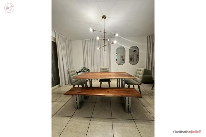 Mesa de Comedor, Puerto Rico