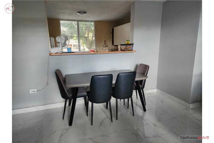 Mesa con sillas de comedor, Puerto Rico
