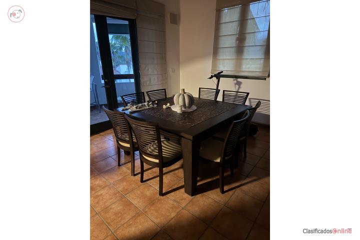Mesa Comedor y 8 sillas, Puerto Rico