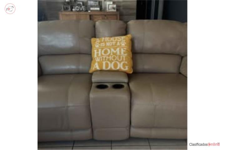 LOVESEAT RECLINABLE MESEDORA EN PIEL BEIGE, Puerto Rico