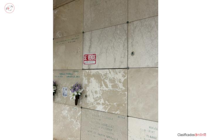 Nicho en cementerio PR Memorial, Isla Verde, Puerto Rico