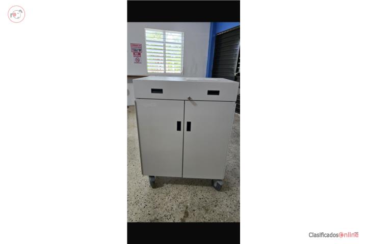 Carrito medico con cerradura y llave, Puerto Rico