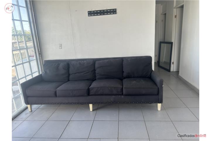 Mueble negro, Puerto Rico