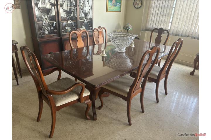 Mesa de comedor de madera, Puerto Rico