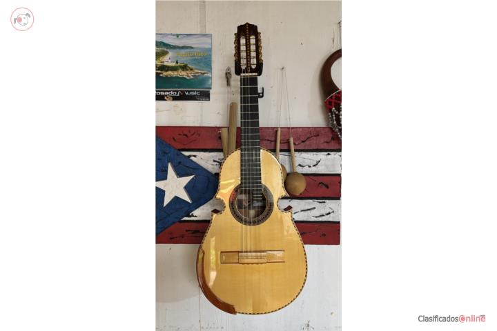 Cuatro Puertorriqueno en Guaraguao y Pino, Puerto Rico