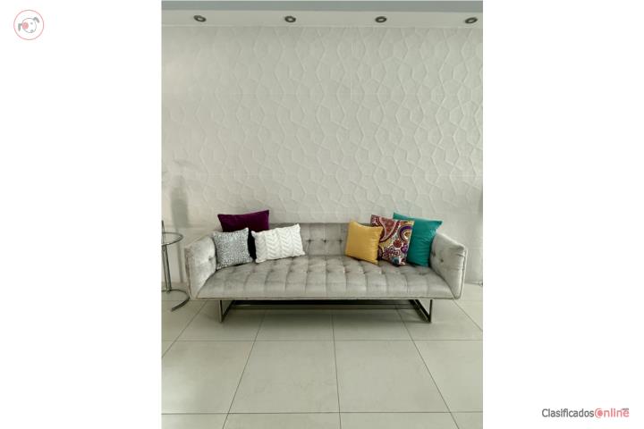 Sofá de terciopelo gris con bench y cojines , Puerto Rico