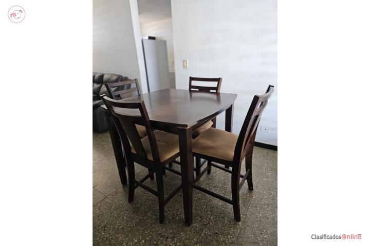 Juego de comedor 4 sillas madera solida , Puerto Rico