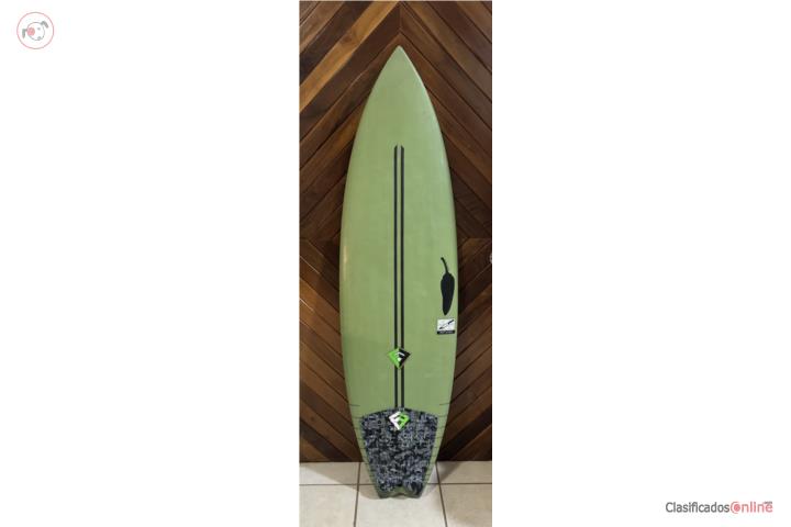 Chilli Surfboard 5'8"