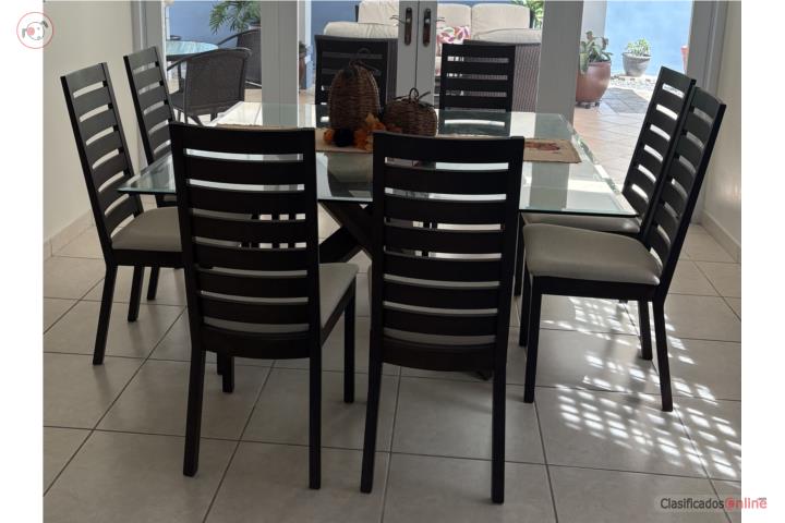 Juego de Comedor en excelentes condiciones, Puerto Rico