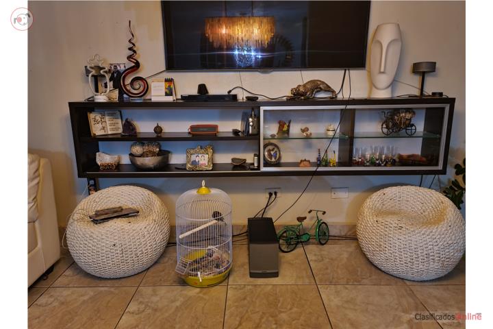 MUEBLE DE PARED DE KOPER EXCELENTE CONDICION, Puerto Rico