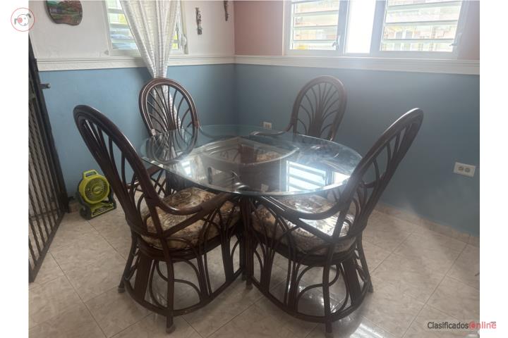 Juego de Comedor en Rattan , Puerto Rico