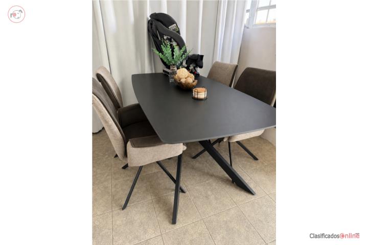 Juego de comedor con 4 sillas , Puerto Rico