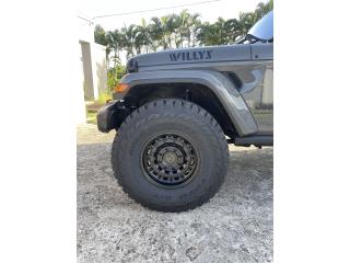 Jeep Puerto Rico Gladiator StingGray - Willys Gris Cemento
