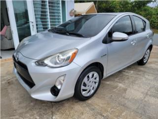 Toyota Puerto Rico PRIUS C $8,500 CORRE NUEVA