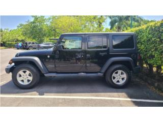 Jeep Puerto Rico 2018 Jeep Wrangler 30k miles Like New $23,000