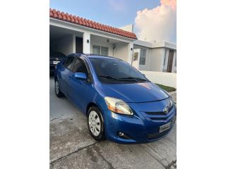 Toyota Puerto Rico Yaris sedan 54k millas NUEVO