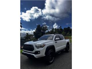 Toyota Puerto Rico Tacoma 4x4 2016 poco millage 30,995