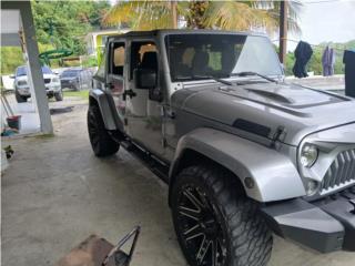 Jeep Puerto Rico Jeep 2015 4 puertas muchos extras 