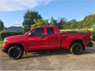 Toyota Puerto Rico 2021 tundra SR5 4x4 5.7L 28k millas