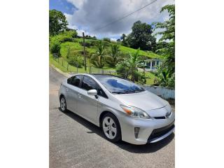 Toyota Puerto Rico Prius 2015 poco millage $8500